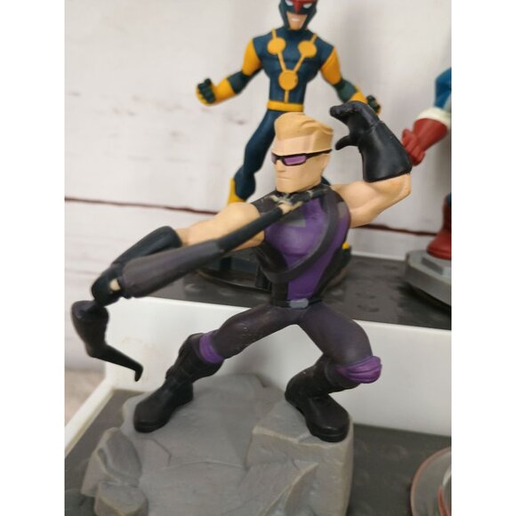 Marvel Superhero Figurine Set - Includes Captain America Black Widow Hawkeye Nic - Picture 6 of 11